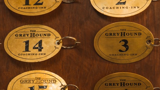 //www.greyhoundinn.co.uk/wp-content/uploads/2017/05/Room-facilities.jpg